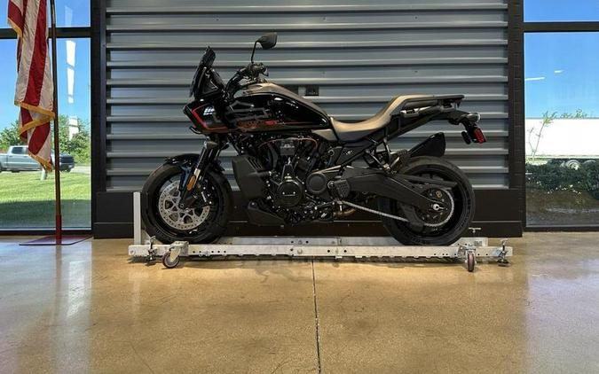 2025 Harley-Davidson® RA1250ST - Pan America® 1250 ST