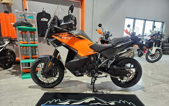 2027 KTM Super Adventure 1390 S EVO