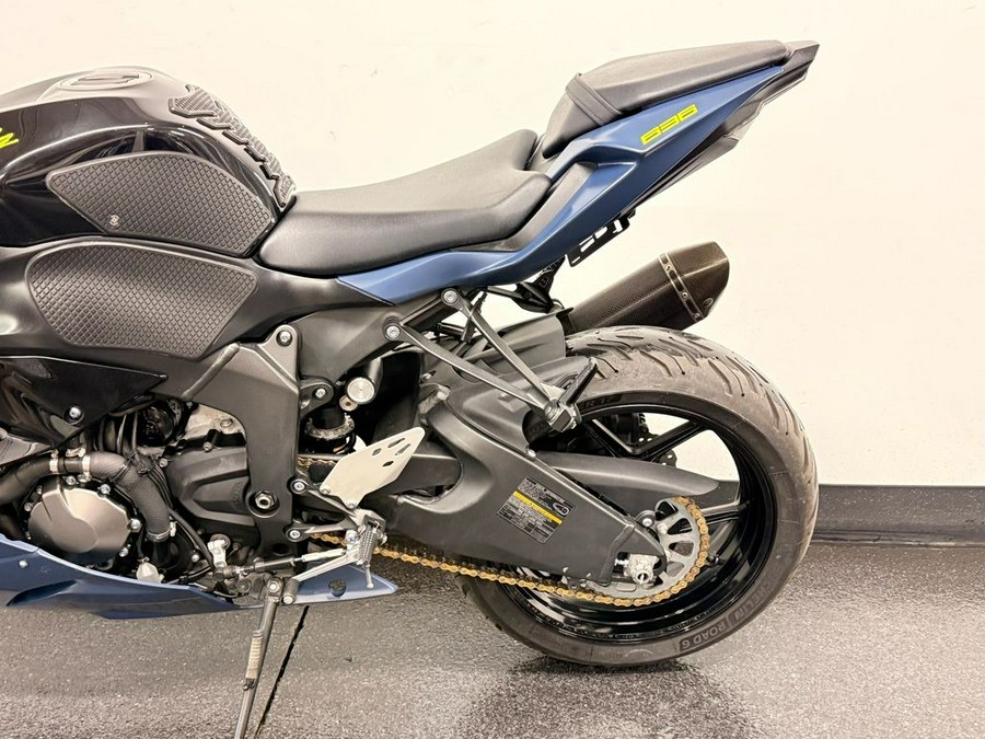 2022 Kawasaki Ninja® ZX™-6R Metallic Matte Twilight Blue/Metallic Diablo Black
