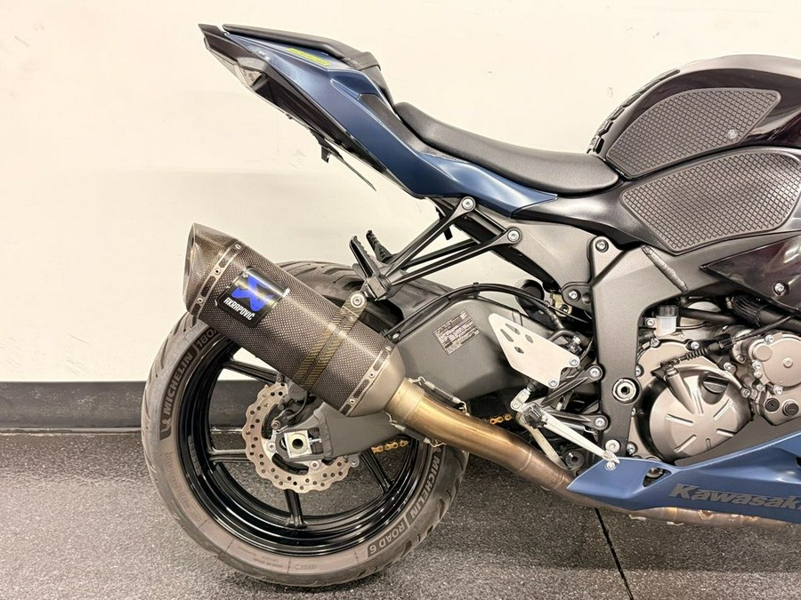 2022 Kawasaki Ninja® ZX™-6R Metallic Matte Twilight Blue/Metallic Diablo Black