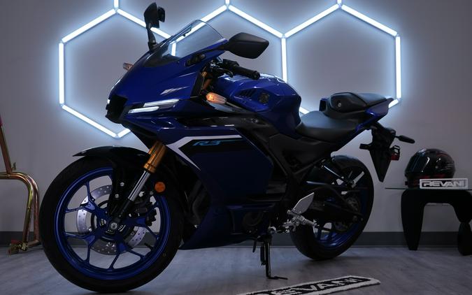 2025 Yamaha YZF-R3 ABS