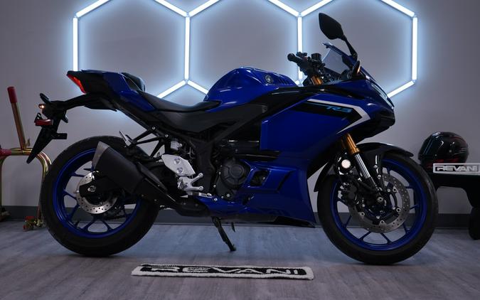 2025 Yamaha YZF-R3 ABS