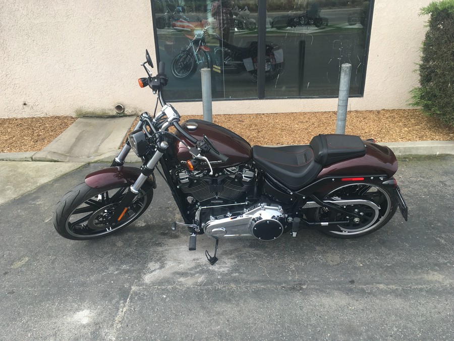 2018 Harley-Davidson Softail Breakout