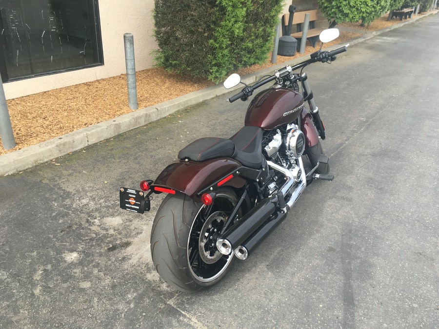 2018 Harley-Davidson Softail Breakout