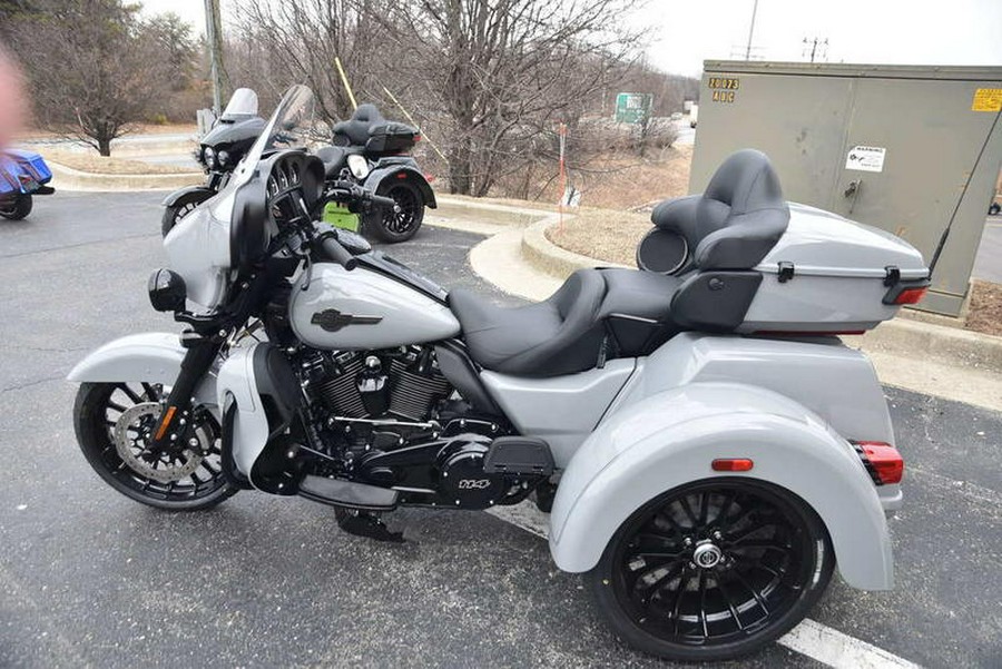 2025 Harley-Davidson® FLHTCUTG - Tri Glide® Ultra