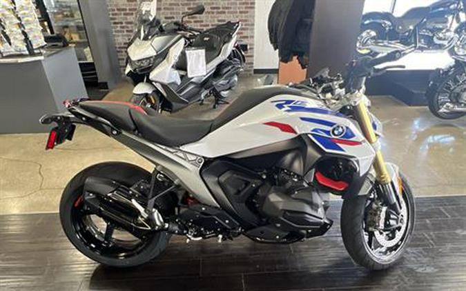 2026 BMW R 1300 R