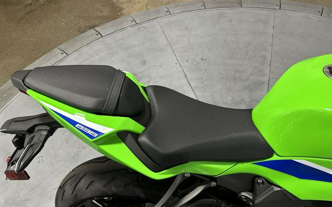 2026 Kawasaki Ninja® ZX™-6R Base