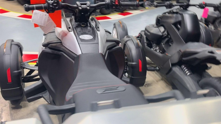 2025 Can-Am CANYON XT