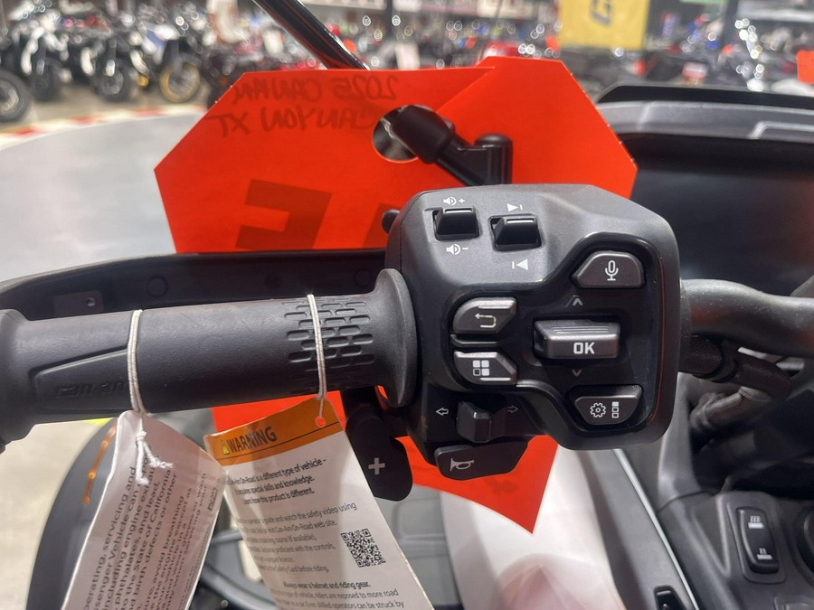2025 Can-Am CANYON XT