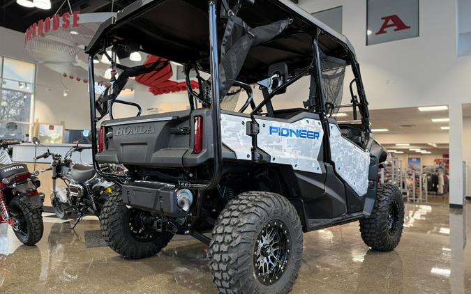 2025 Honda Pioneer 1000-5 Deluxe