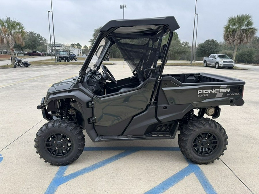 2025 Honda Pioneer 1000 Deluxe