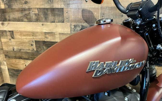 2018 Harley-Davidson® Street Bob® Red Iron Denim FXBB