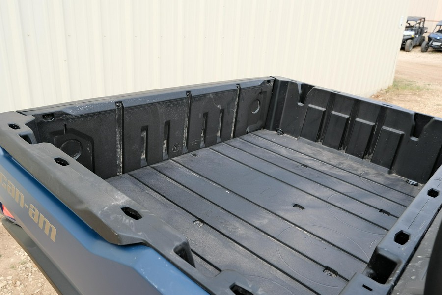 2026 CAN-AM DEFENDER MAX XT CAB HD11 WITH 1025 INCH TOUCHSCREEN