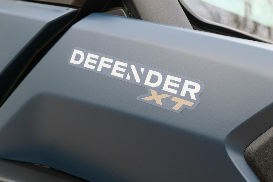 2026 CAN-AM DEFENDER MAX XT CAB HD11 WITH 1025 INCH TOUCHSCREEN