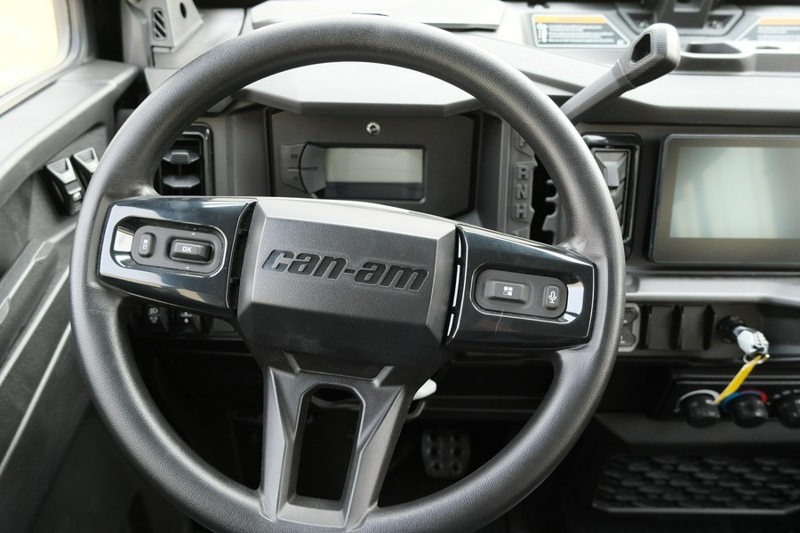 2026 CAN-AM DEFENDER MAX XT CAB HD11 WITH 1025 INCH TOUCHSCREEN