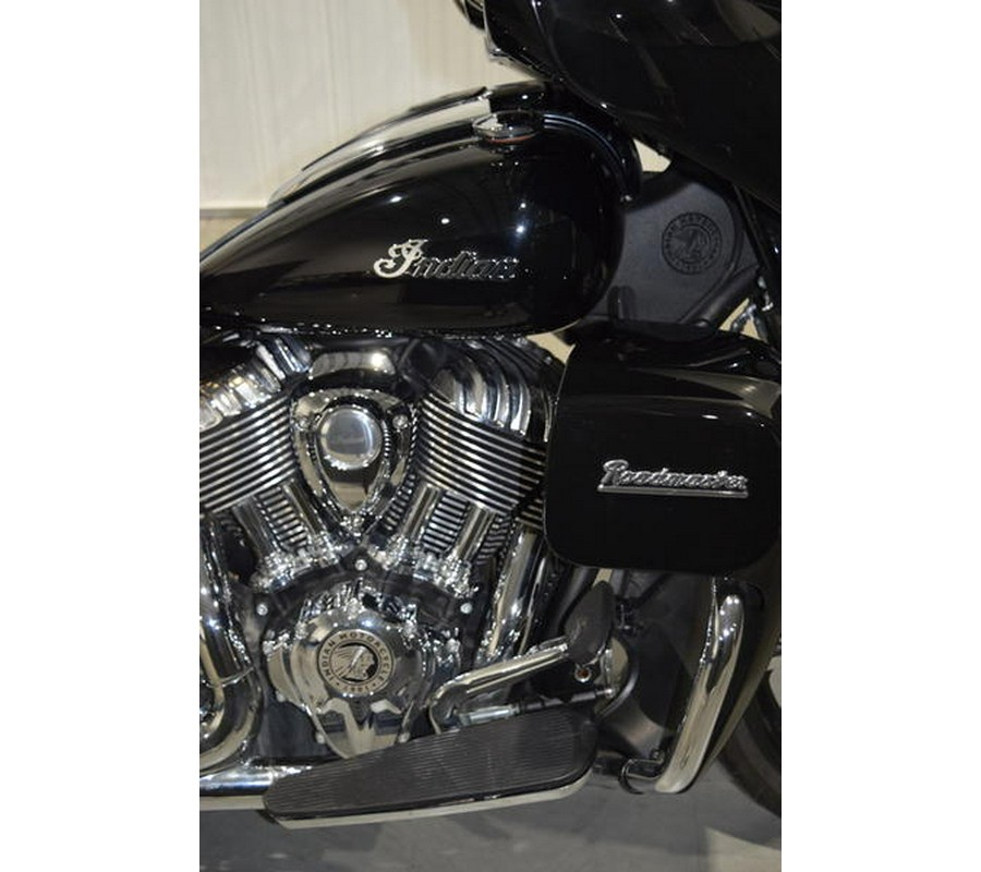 2018 Indian Motorcycle® Roadmaster® ABS Thunder Black