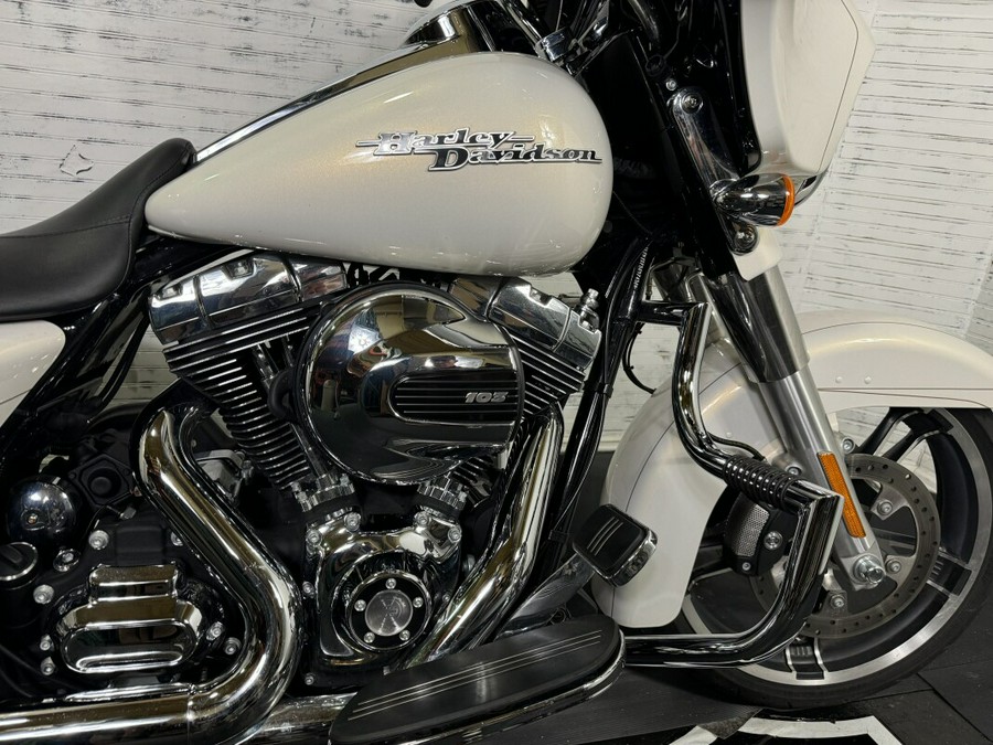 2015 Harley-Davidson Street Glide Special w/ ONLY 4650 miles!