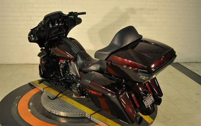 2019 Harley-Davidson CVO™ Street Glide®