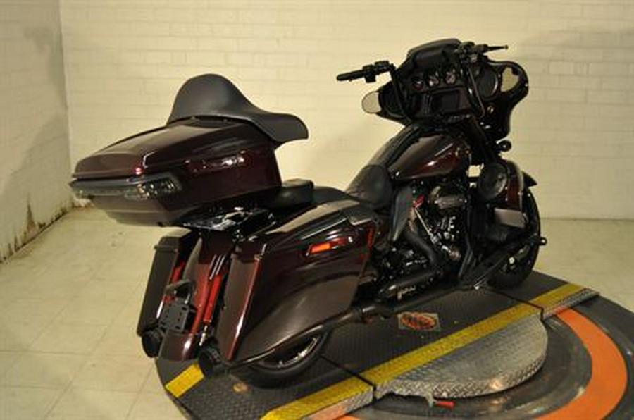 2019 Harley-Davidson CVO™ Street Glide®