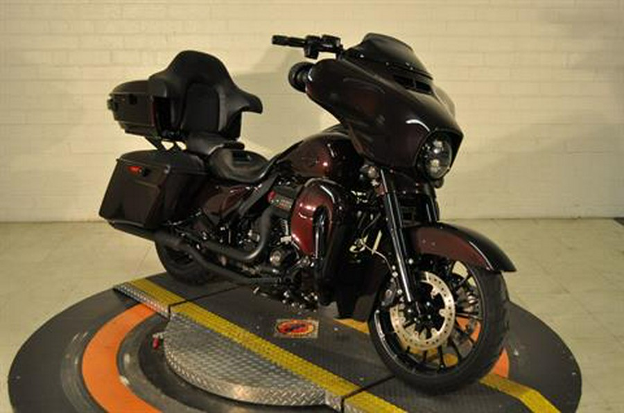 2019 Harley-Davidson CVO™ Street Glide®