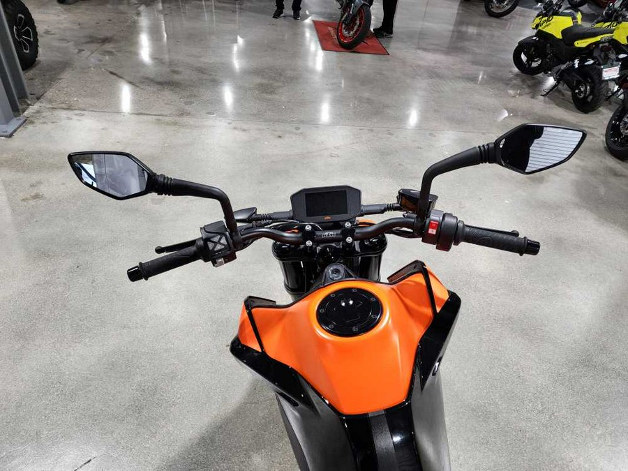 2022 KTM 890 DUKE