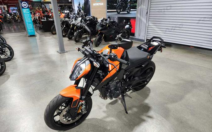 2022 KTM 890 DUKE