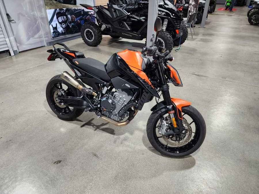 2022 KTM 890 DUKE