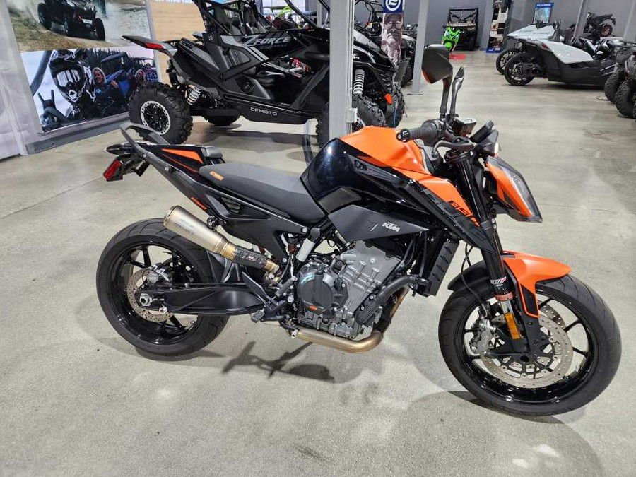 2022 KTM 890 DUKE