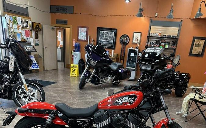 2026 Harley-Davidson® Nightster® Blood Orange Black Trim