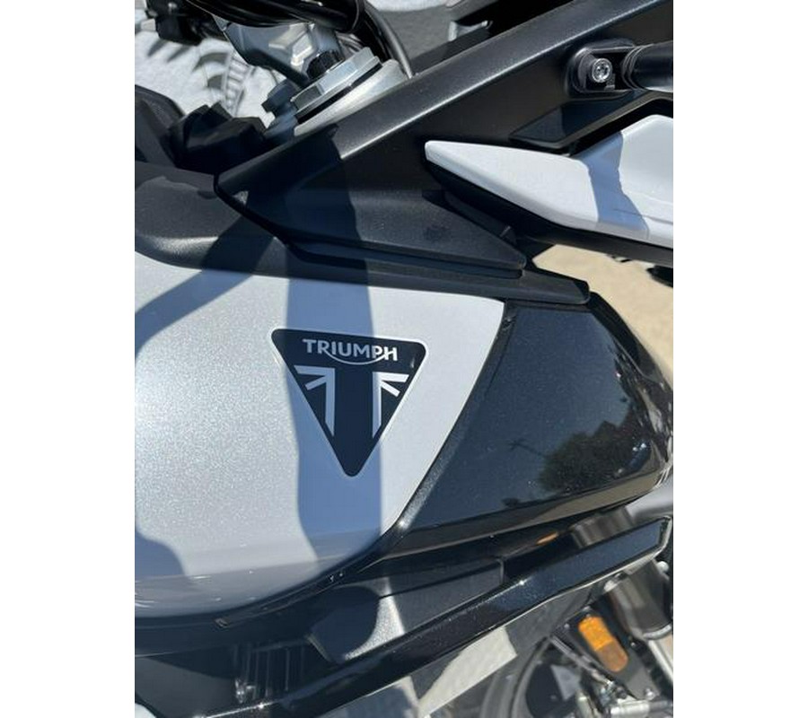 2024 Triumph Tiger 900 GT Snowdonia White / Sapphire Black