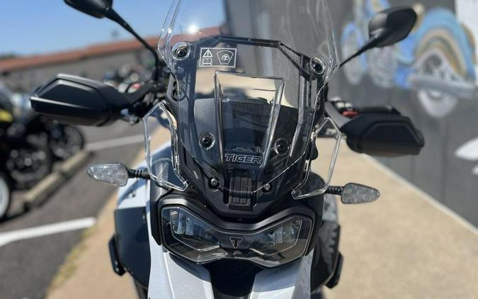 2024 Triumph Tiger 900 GT Snowdonia White / Sapphire Black