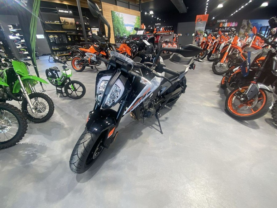 2024 KTM 790 Duke