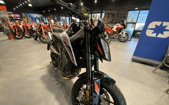 2024 KTM 790 Duke