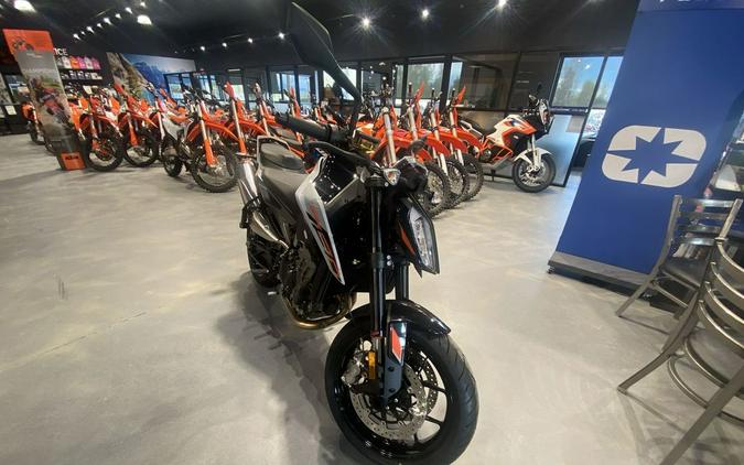 2024 KTM 790 Duke