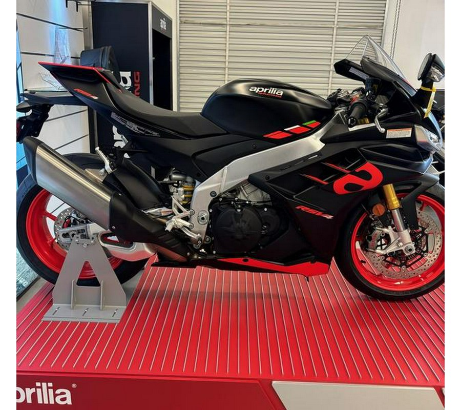 2024 Aprilia® RSV4 1100