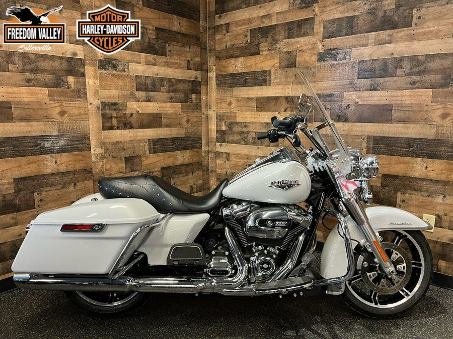 2020 Harley-Davidson® Road King® Stone Washed White Pearl FLHR