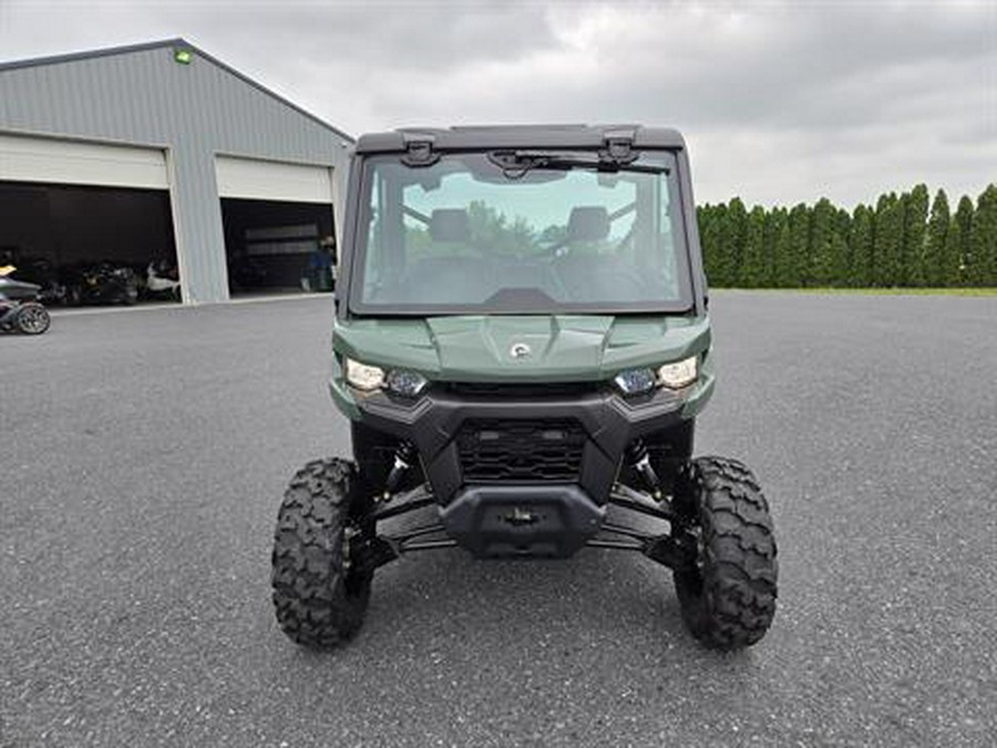 2024 Can-Am Defender DPS CAB