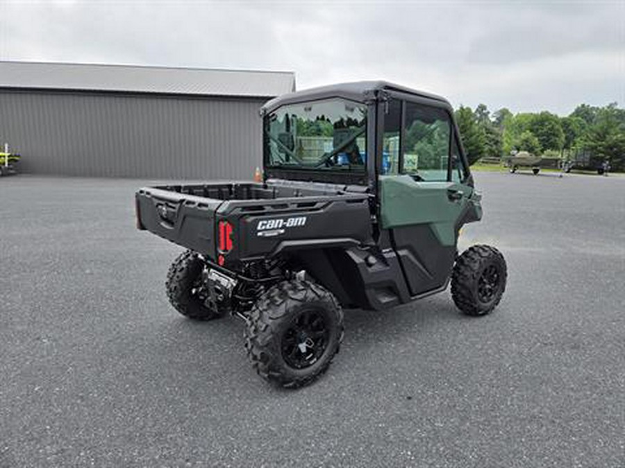 2024 Can-Am Defender DPS CAB