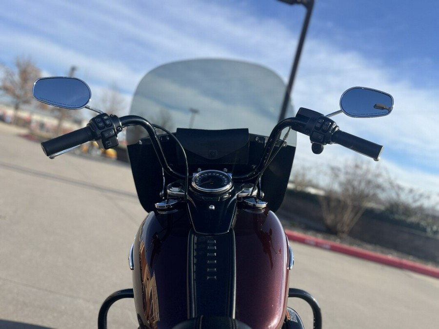 2018 Harley-Davidson® Heritage Classic FLHC Twisted Cherry
