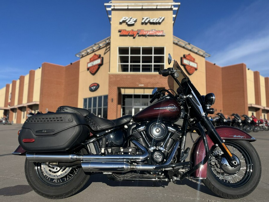 2018 Harley-Davidson® Heritage Classic FLHC Twisted Cherry