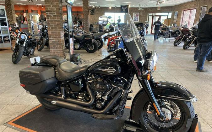 2018 Harley-Davidson FLHCS - Softail Heritage Classic 114