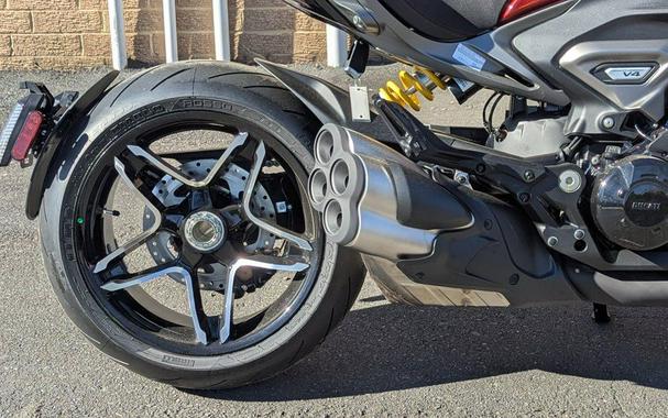 2026 Ducati XDiavel V4 Burning Red