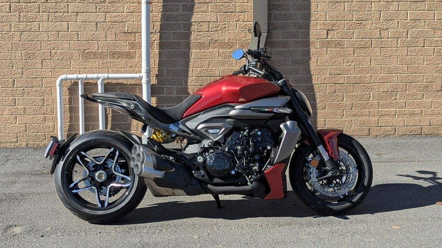 2026 Ducati XDiavel V4 Burning Red