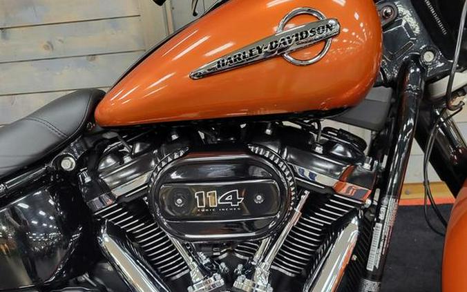 2018 Harley-Davidson® FLHCS - Softail® Heritage Classic 114