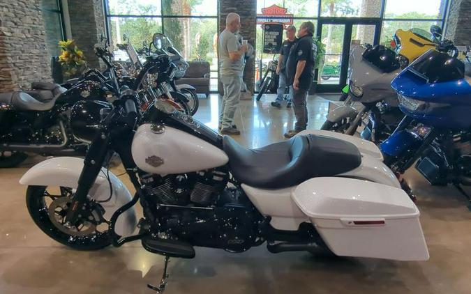 2024 Harley-Davidson® FLHRXS - Road King® Special