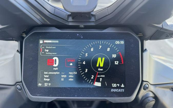 2022 Ducati Multistrada V4S Aviator Grey / Alloy Wheels