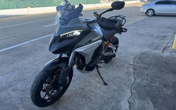 2022 Ducati Multistrada V4S Aviator Grey / Alloy Wheels