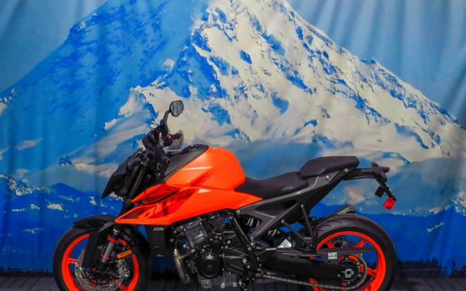 2024 KTM 990 Duke