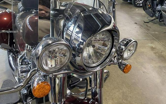 2022 Indian Motorcycle® Springfield® Maroon Metallic/Crimson Metallic