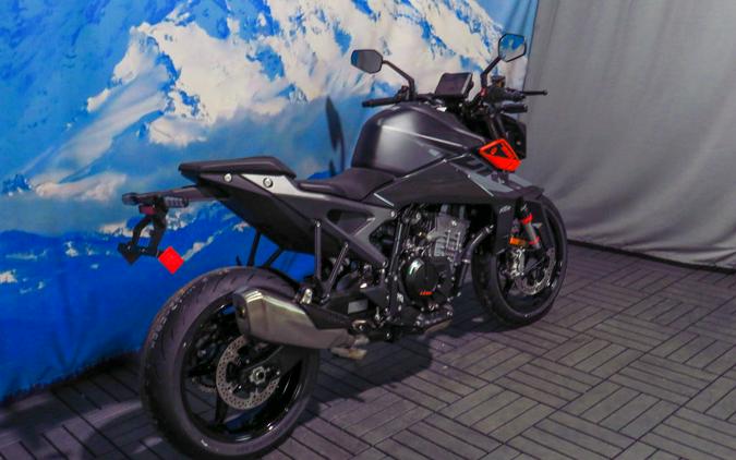 2024 KTM 990 Duke